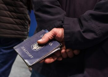 Россия. одинцово. 27 сентября 2022. Голосование на избирательном участке в Одинцово, где проходит референдум по вопросу вхождения в состав России для граждан ЛНР, ДНР, Запорожской и Херсонской областей.