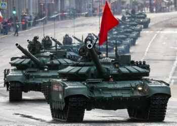 MOSCOW, RUSSIA — MAY 4, 2021: T-72B3 tanks are seen in Krasnaya Presnya Street as they head to Red Square for a night rehearsal of the Victory Day military parade marking the 76th anniversary of the victory in WWII. Sergei Fadeichev/TASS

Россия. Москва. Танки Т-72Б3 на улице Красная Пресня перед ночной репетицией парада, посвященного 76-й годовщине Победы в Великой Отечественной войне. Сергей Фадеичев/ТАСС