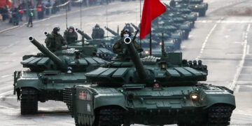 MOSCOW, RUSSIA — MAY 4, 2021: T-72B3 tanks are seen in Krasnaya Presnya Street as they head to Red Square for a night rehearsal of the Victory Day military parade marking the 76th anniversary of the victory in WWII. Sergei Fadeichev/TASS

Россия. Москва. Танки Т-72Б3 на улице Красная Пресня перед ночной репетицией парада, посвященного 76-й годовщине Победы в Великой Отечественной войне. Сергей Фадеичев/ТАСС